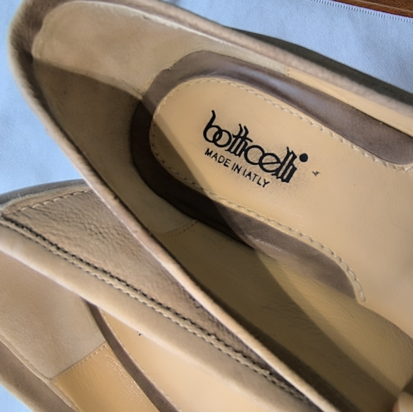 BOTICELLI Women’s Low Heel Beige Suede Loafers Made in Italy Size 7.5 - Picture 16 of 16